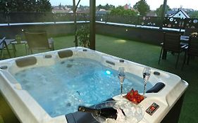 Arcobaleno Apartments & Rooms